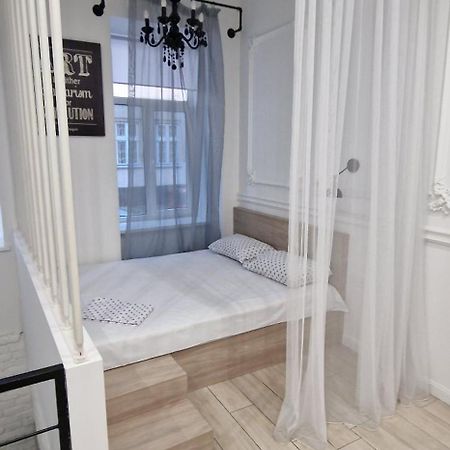 Apartamento Чорно -Білий Люкс В Центрі Leópolis Exterior foto